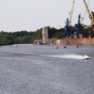 Motorcsónak két napon keresztül