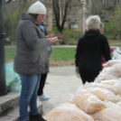 Húsvéti ételosztás