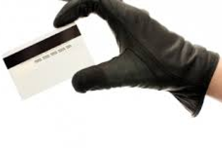 Meglopta ismerőseit