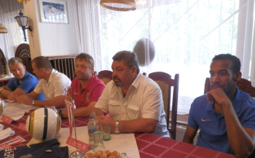 Orbán Viktor jön a holnapi meccsre