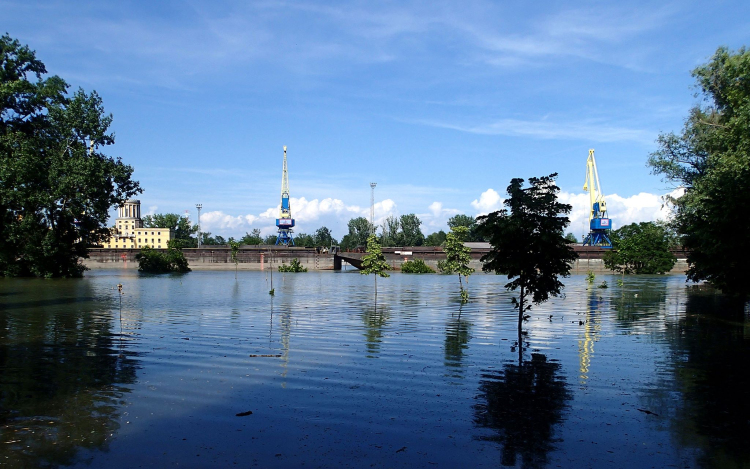 A 6-os út Érdnél lezárva