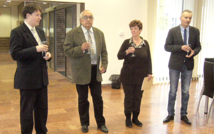 Közgyűlés dijátadással és számítógéphiba miatti hosszabbodással