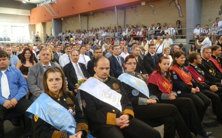 Meghúzták a ponthatárt- bajban a főiskolánk is