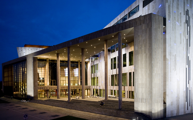 Nők Chanelben címmel nyílik divatfotó kiállítás a Ludwig Múzeumban