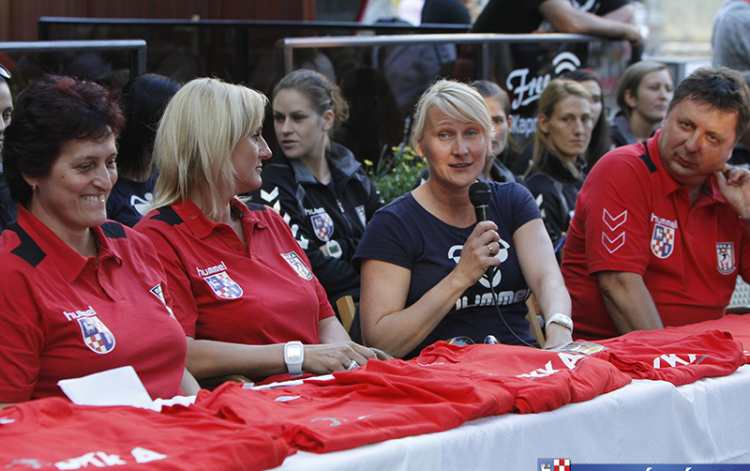 Kézilabda: az első helyért szállunk harcba