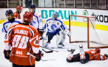 Acélbikák lejtmenetben