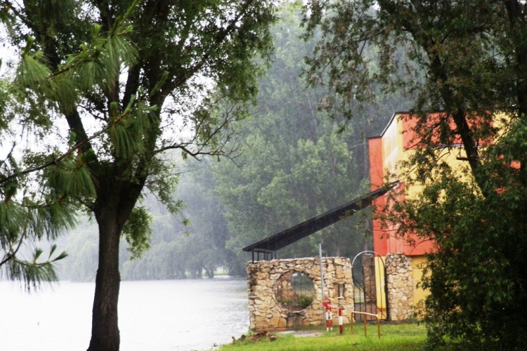 Homokzsákok  a kempingnél- videóval