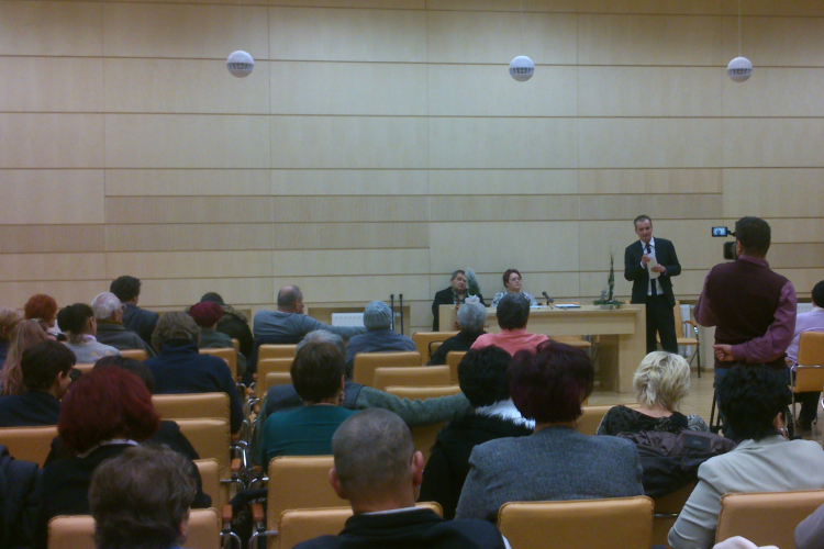 Közmeghallgatás Dunaújvárosban