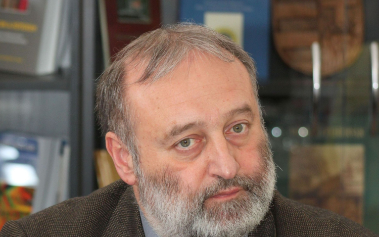 Tizenhárom város adósságát vállalta át az állam Fejér megyében