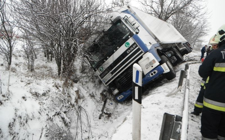 Balesetek a hétvégén