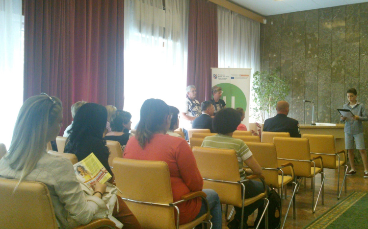 A parancsnok, a polgármester és az igazgató