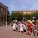 Nyolcadikos diákok bolondballagása