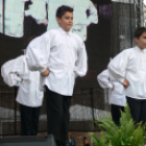 Móricz iskolások szereplése a Főtér avatásán