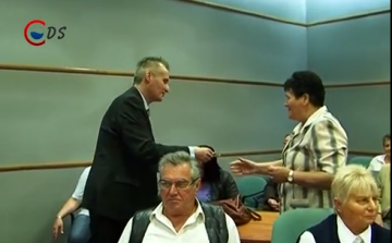 Esküt tettek az ülnök- DSTV videóval