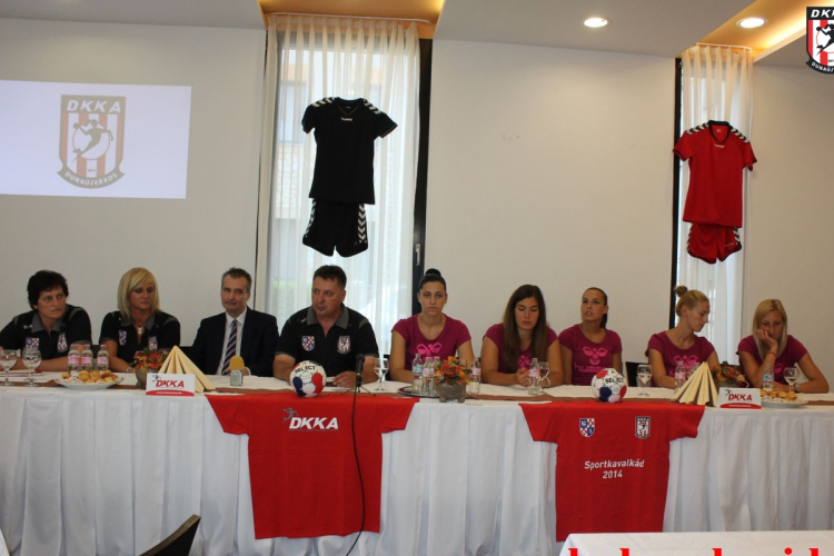 Női kézilabdázóink szép tervekkel, a keretet megerősítve vágnak neki a bajnoki és kupaküzdelmeknek