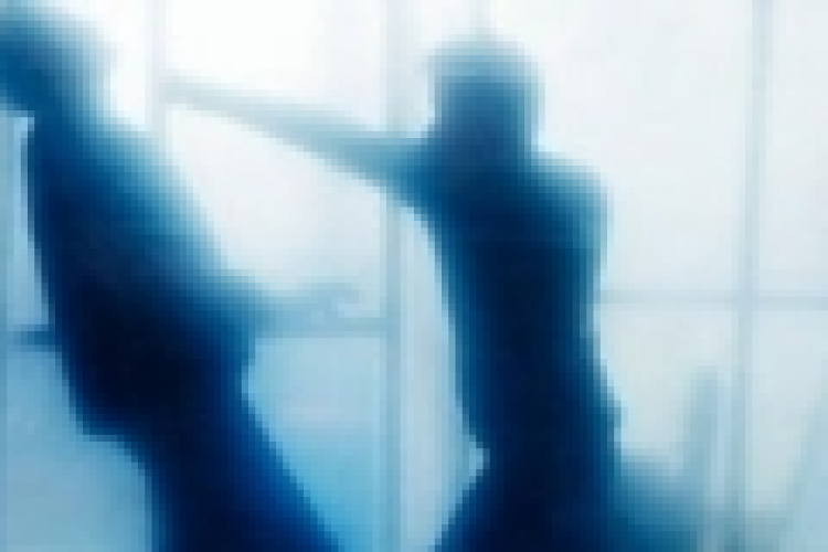 Előszálláson bántalmazó fiatalt, Iváncsán körözött személyt fogtak el a rendőrök.