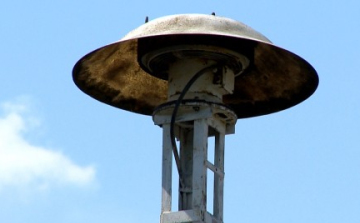 Szirénapróba hétfőn