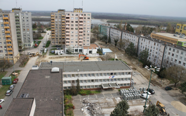 Készül az új városközpont - képekkel