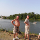 Motorcsónak két napon keresztül