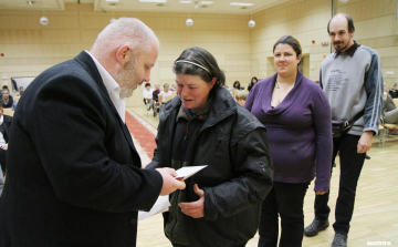 72 család karácsonyához gyűjtöttek