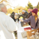 Húsvéti ételosztás