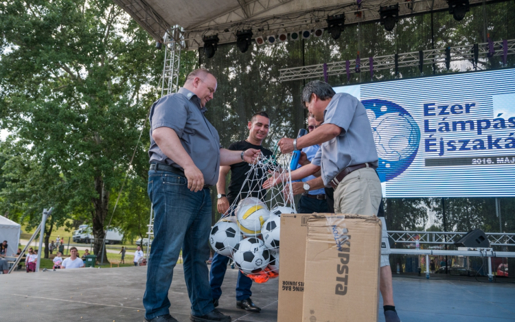 Ajándékoztak az iskoláknak