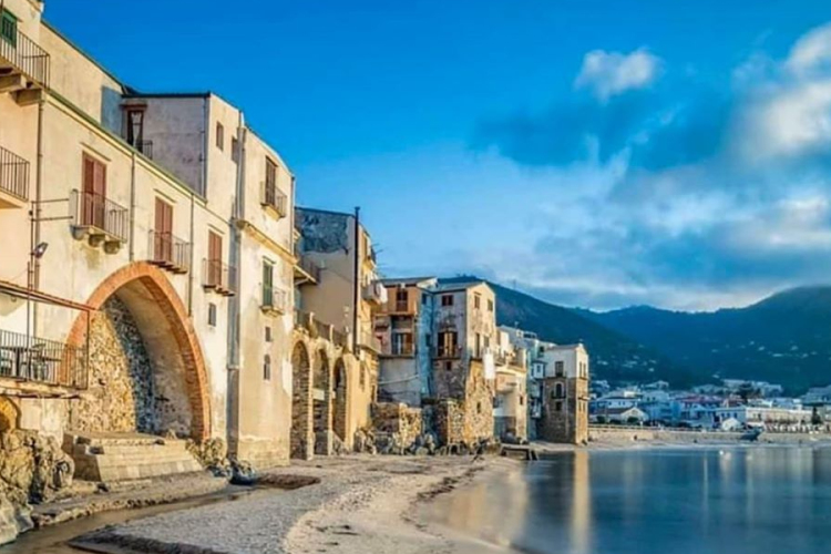 Ági visszamegy Szicíliába