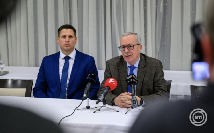 Nemzeti konzultáció-Bakondi György:a fontos kérdésekben a kormány álláspontjának kialakításánál a magyar érdekekből kell kiindulni