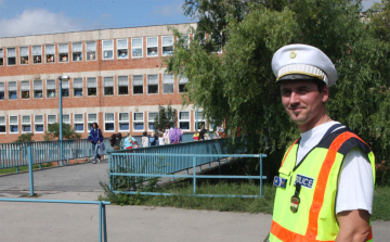 Ismét fokozott rendőri felügyelet az iskoláknál