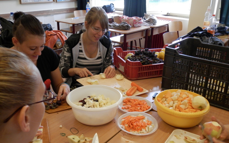 Szilvalekvár és foci a hokisokkal