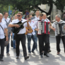 Mazsorettek és fúvós zene