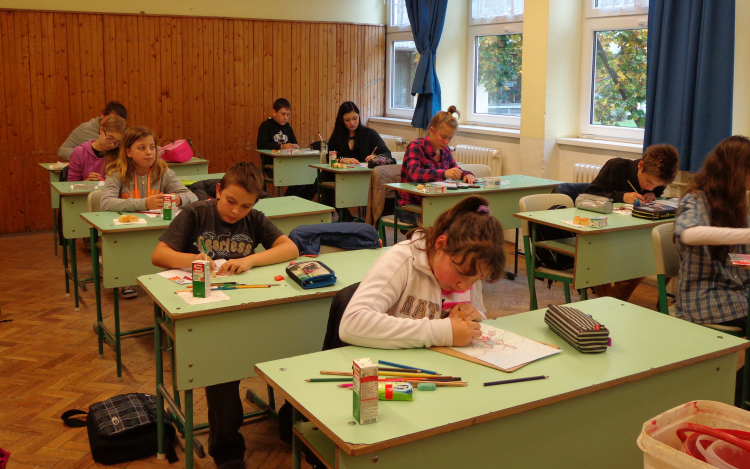 Hősök és gyerekek -képekkel