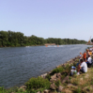 Motorcsónak két napon keresztül