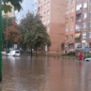 Esett, sőt zuhogott