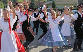 Pentelei Szüreti Fesztivál felvonulással és pörköltfőző versennyel