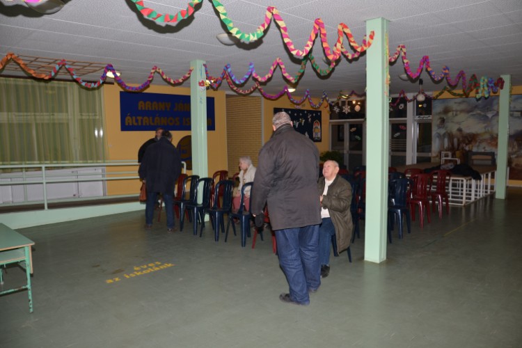 Lakossági fórum az Aranyban