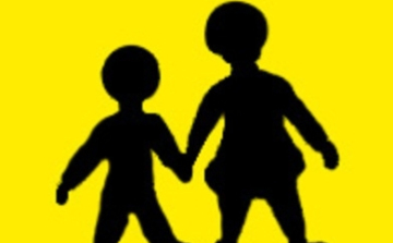 Kinyalatták a gyerekkel a társa fenekét