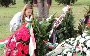 Mártír tábornokainkra emlékezünk