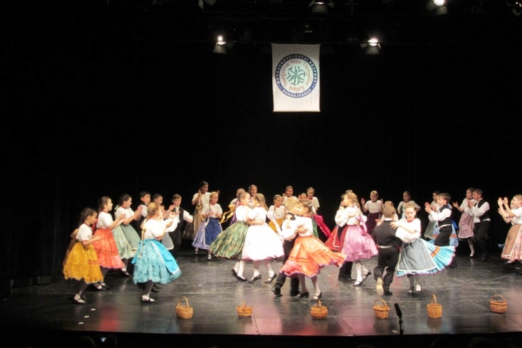 Vasas karácsony tapssal és támogatásokkal -képekkel