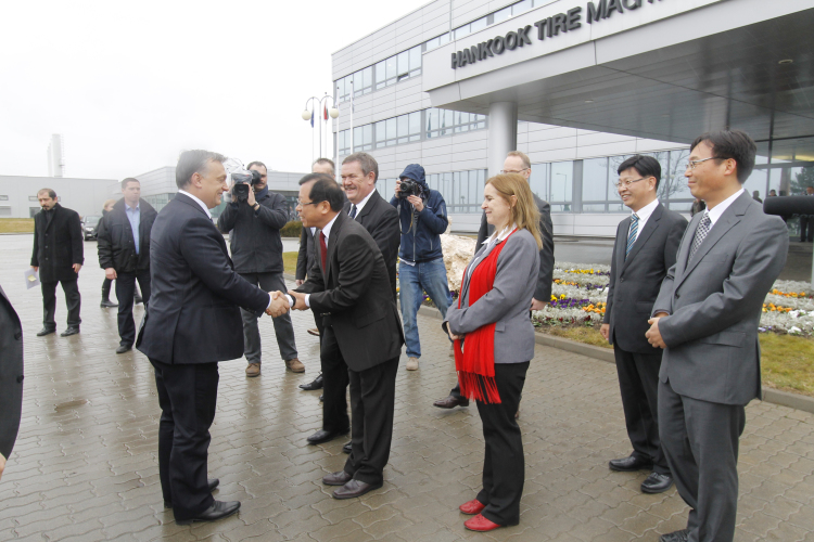 Orbán Viktor a Hankookban járt - DSTV videóval