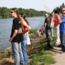 Motorcsónak két napon keresztül