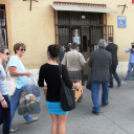 Együtt 2014 kampány-körút  a bejáratnál Gombossal