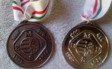 Ezüst- és bronzérem az Országos Tollaslabda Bajnokságon