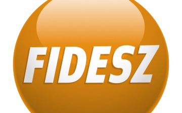 Fidesz: Bajnai Gordon az adóemelésért gyűjt aláírásokat