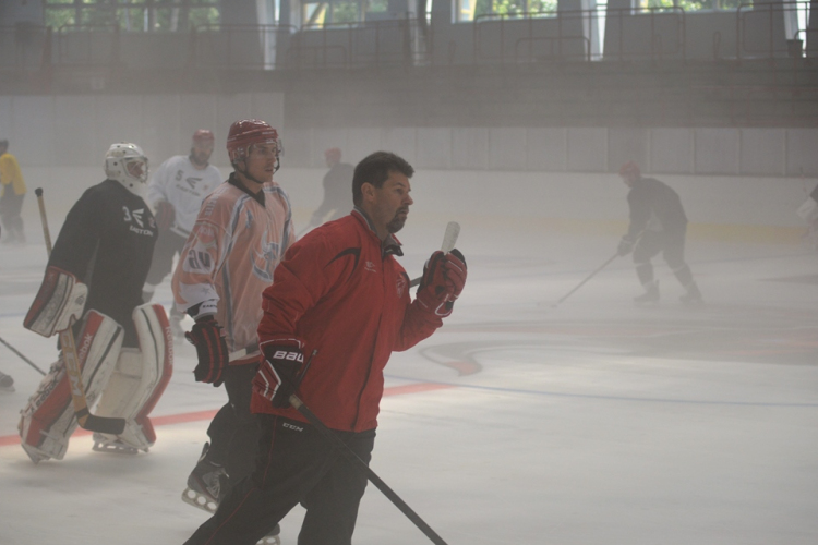 Szezon közben távozik a másodedző